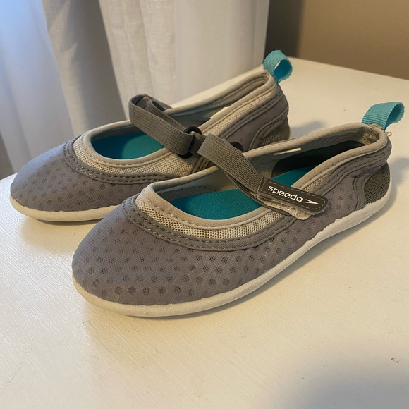 Speedo water shoes - Picture 2 of 2